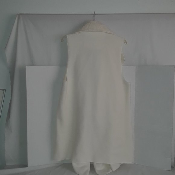 Open Front Cape/Vest-Drape Shawl-One Size-Pockets - Picture 2 of 6